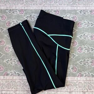 NWT | Nike Pro Women’s Tight Fit 7/8 Mid-Rise Leggings